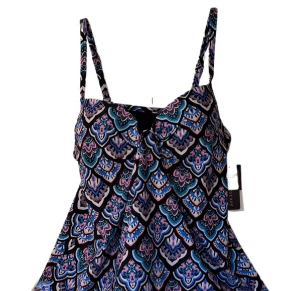 Island Escape Size 8 Women's Bathing Suit Top w/underwire Bra Macy's NWT - Picture 1 of 5